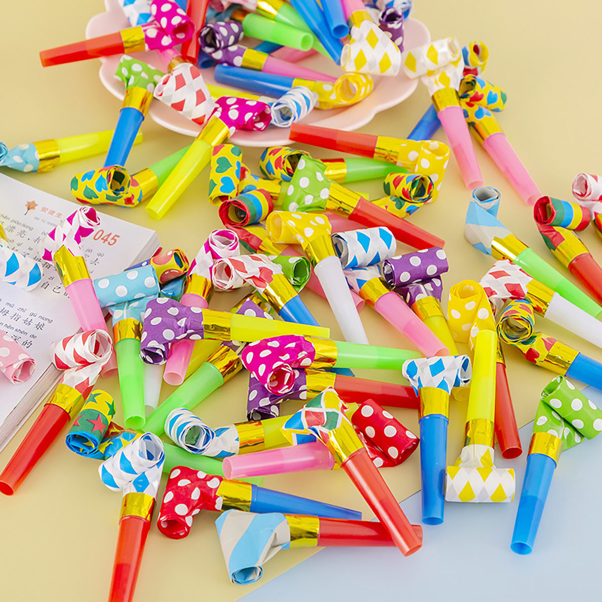 30 PZ Fischietti Colorati Gioc - Party Games Engagement recensione e prezzo